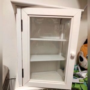 3shelf med sized storage/shadow box